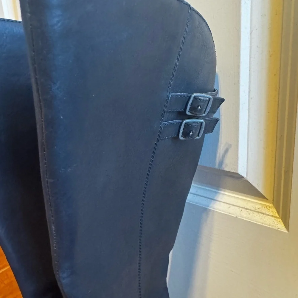 Very Volatile Black Knee High Women’s Boots Faix Leather Side Zipper Sz 7.5